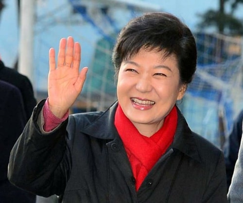 Bà Park Geun-hye trở thành nữ tổng thống đầu tiên của Hàn Quốc.