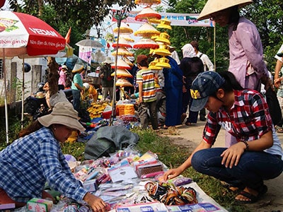 Chợ vui ngày hội