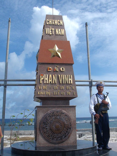 Mốc chủ quyền trên đảo Phan Vinh.