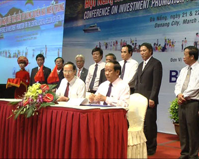 UBND tỉnh và Tập đoàn Dệt may Việt Nam ký kết triển khai dự án thành lập trung tâm dệt may Quảng Nam.