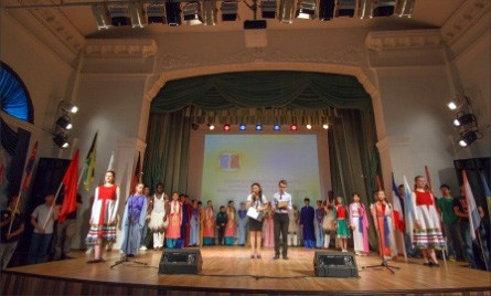 Các lưu học sinh Việt Nam nhận giải thưởng đặc biệt.