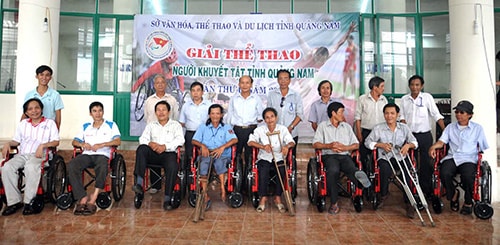 Các vận động viên tại giải thể thao người khuyết tật tỉnh năm 2013.Ảnh: TƯỜNG VY