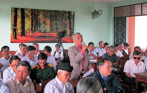 Tại các hội nghị góp ý, nhân dân tiếp tục bày tỏ đồng tình với các nội dung hiến định tại Điều 4.Ảnh: HÀN GIANG