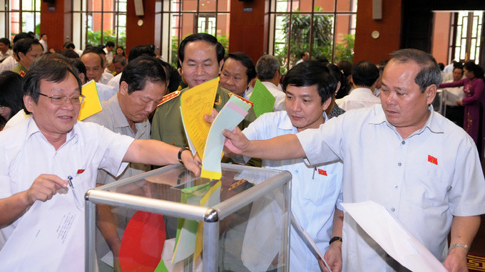 Các đại biểu Quốc hội đã bỏ phiếu đánh giá tín nhiệm chiều 10-6 - Ảnh Việt Dũng (Báo Tuổi Trẻ)