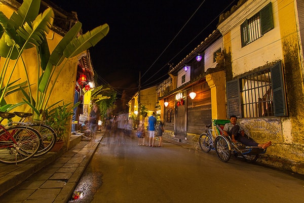 A corner of Hoi An ancient town by night. Photo: Hoang Ly