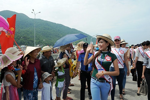 “Miss Beauty” contestants have begun their first activities in Quang Nam province.