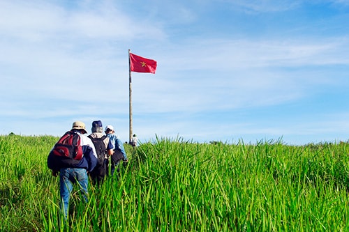 Cột cờ Tổ quốc ở đồi tranh Ch’nóc. 