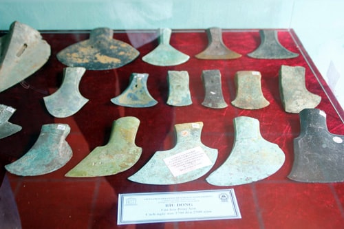 Copper axes of  Dong Son civilization- around 2,500 - 2,700 years ago.