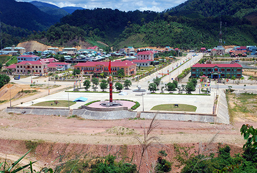 Cung ứng điện kịp thời cho trung tâm huyện lỵ mới Tây Giang.