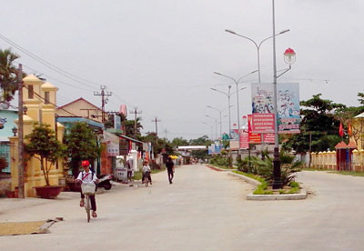 Thực hiện Chỉ thị tiết kiệm điện của Chủ tịch UBND tỉnh, đơn vị vận hành chiếu sáng công cộng TP.Tam Kỳ tiết giảm công suất chiếu sáng từ 30 - 50% so với tổng công suất toàn hệ thống.