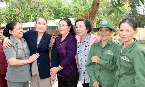 Cựu thanh niên xung phong vùng đông Tam Kỳ ngày gặp mặt. Ảnh: X.NGHĨA