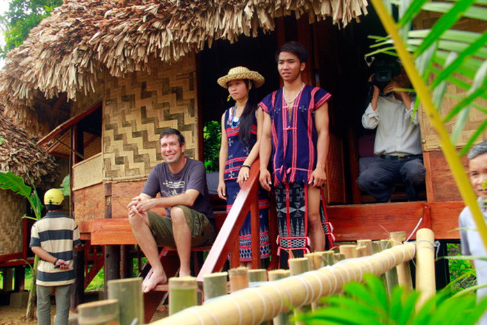 The opening ceremony of the Bho Hoong Community Tourism Village (Song Kon commune, Dong Giang District, Quang Nam province) was co-organised by The Quang Nam provincial Department of Culture-Sports and Tourism, Vietnam Adventure Tourism Company, Ltd. and ILO of UN in June, 2013.