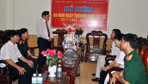 Phó Chủ tịch HĐND tỉnh Trần Kim Hùng thăm Bệnh viện Quân y 17.