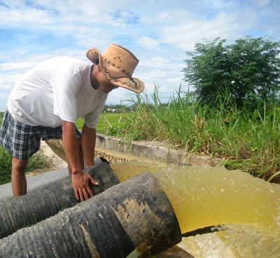 Dùng máy bơm dã chiến chống hạn là phương án tối ưu ở Núi Thành.