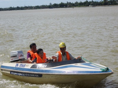 Học viên thi sát hạch cấp chứng chỉ tốc độ cao loại 2.