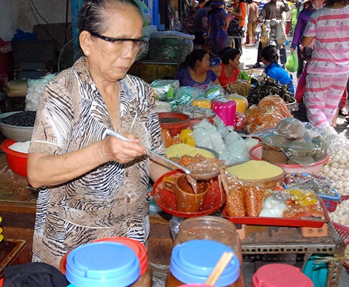 Mắm cái là thứ được nhiều người Quảng xa xứ tìm mua nhiều nhất vào những ngày Sài Gòn mưa lạnh.