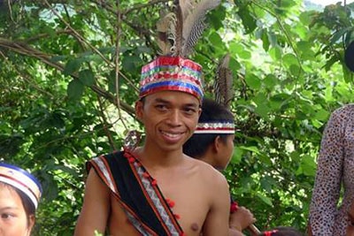 Young Cotu dancer Zo Zam Mou.l Photo: Lan Anh.