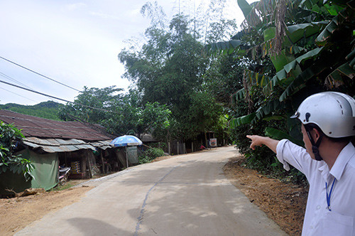 Nhà và quán của bà Nguyễn Thị Màu xây cất trên diện tích đất đang xảy ra tranh chấp với ông Lê Văn Bảo.