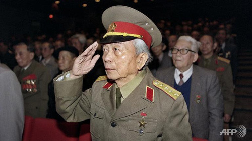 Đại tướng Võ Nguyên Giáp trong một buổi họp mặt ở Hà Nội ngày 19.12.1996 - Ảnh: AFP