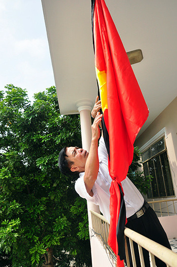 Từ 12 giờ ngày 11.10 đến 12 giờ ngày 13.10, tại cơ quan Hội CCB từ tỉnh đến huyện, thành phố và các xã, phường, thị trấn đều treo cờ rủ tưởng nhớ Đại tướng. 