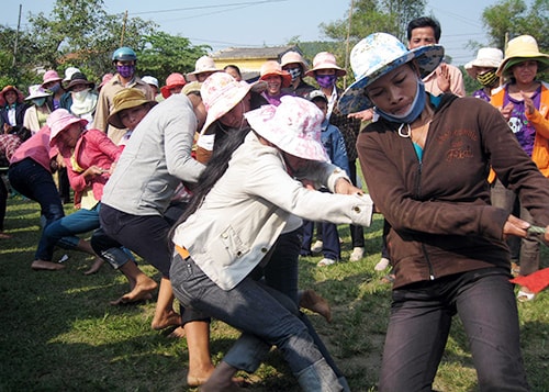 Nhân dân Núi Thành vui ngày hội đoàn kết.