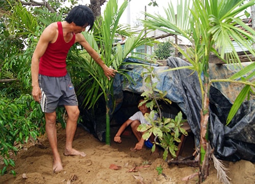 Anh Trần Hồng (Hồng Triều, Duy Nghĩa) và căn hầm trú bão của gia đình 4 người.