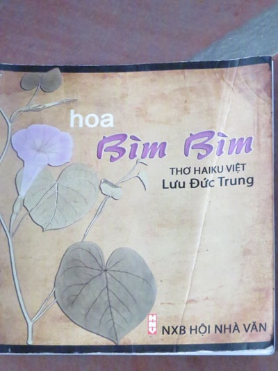 Bìa tập thơ “Hoa bìm bìm”.