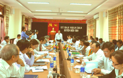 Phó Chủ tịch UBND tỉnh Huỳnh Khánh Toàn phát biểu tại buổi làm việc. Ảnh: Vinh Anh