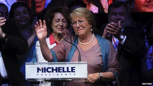 Bà Michelle Bachelet vui mừng chiến thắng lần tranh cử tổng thống thứ hai.