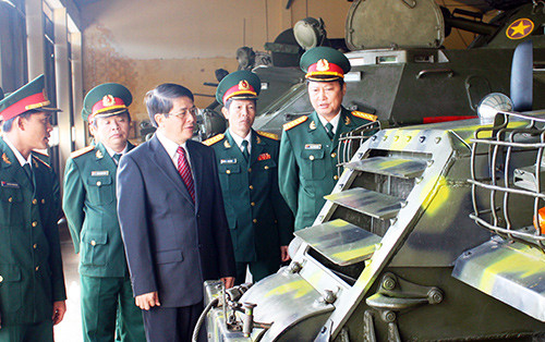 Ủy viên Trung ương Đảng, Bí thư Tỉnh ủy Nguyễn Đức Hải thăm, kiểm tra Đại đội thiết giáp 74, Bộ CHQS tỉnh.