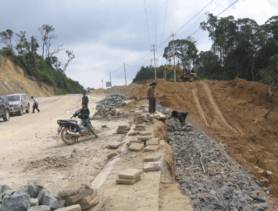 Năng lực thi công kém dẫn đến các công trình đầu tư không thể giải ngân hết vốn. Ảnh: T.D