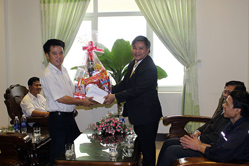 Lãnh đạo Liên đoàn Lao động tỉnh thăm và chúc tết Công ty CP Kính nổi Chu Lai- INDEVCO.
