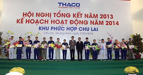 Các cá nhân xuất sắc được khen thưởng trong lễ tổng kết Thaco.