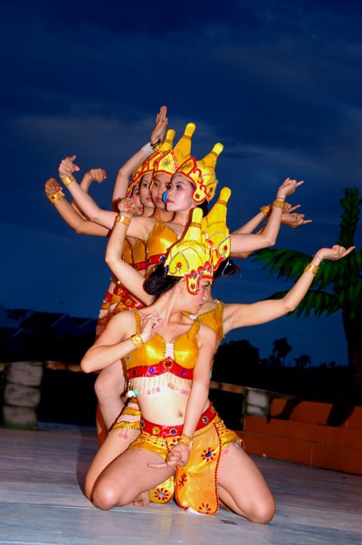 Vũ điệu Apsara tại đền tháp Mỹ Sơn.