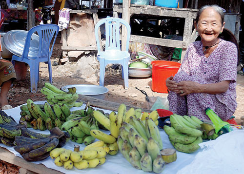 Người Quảng sống tại đây xem chợ là nơi thiêng liêng lưu giữ những kỷ niệm về quê nhà.