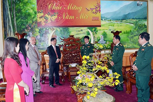 Chủ tịch UBND tỉnh Lê Phước Thanh chúc tết cán bộ chiến sĩ BĐBP tỉnh.