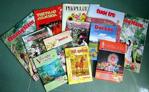Bìa một số báo tết Canh Ngọ 2014.