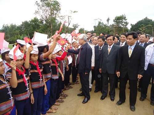 Tổng Bí thư Nguyễn Phú Trọng thăm căn cứ Khu ủy Khu V tại Sông Trà, huyện Hiệp Đức, Quảng Nam.