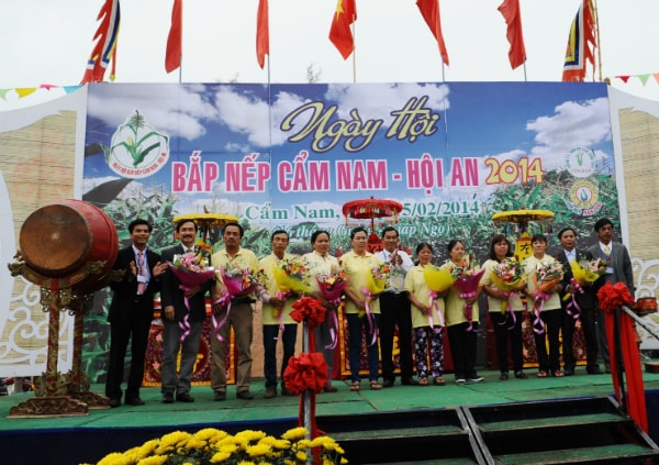 Honouring the corn growers.