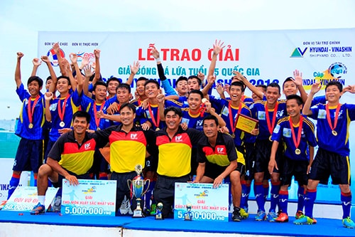 U15 PVF vô địch giải bóng đá U15 quốc gia 2013.