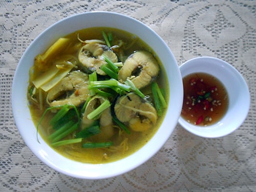 Canh chua cá chuồn.