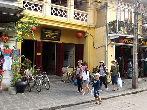 The Rest stop point for tourists in Hoi An city. Photo: Nguyen Kim Bao.