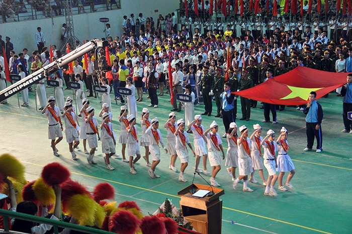 Các em trong Đội thiếu niên Tiền phong - tương lai của đất nước góp mặt tại lễ khai mạc.