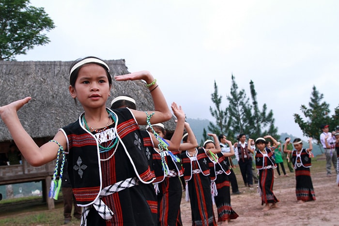 The Kids’ gong performance from Lang commune in the festival.