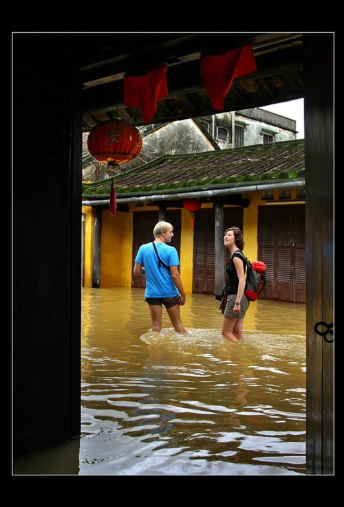 Tham gia photo tour, du khách nước ngoài có thêm cơ hội khám phá vẻ đẹp Việt Nam. Ảnh: Đặng Kế Đông