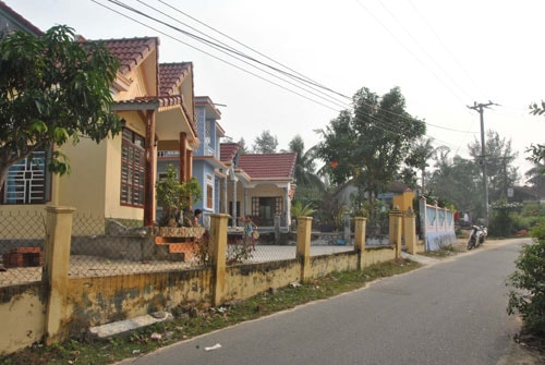  Nhà cửa, đường sá ở Tỉnh Thủy được xây dựng khang trang, sạch đẹp.