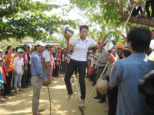 Ngày hội đoàn kết toàn dân ở Tam Sơn. Ảnh: V.PHIN