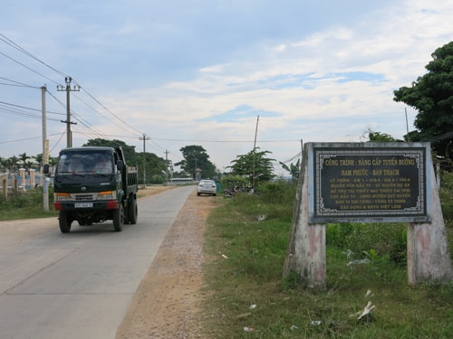 Đường giao thông nông thôn tại Duy Xuyên, một trong những dự án hoàn thành khả dụng từ vốn viện trợ nước ngoài. Ảnh: T.D