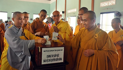 Ủng hộ chương trình chung tay bì biển đảo thân yêu. 