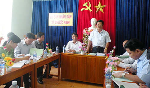 Quang cảnh cuộc làm việc giữa HĐND tỉnh với lãnh đạo xã Phước Ninh sáng nay 3.6